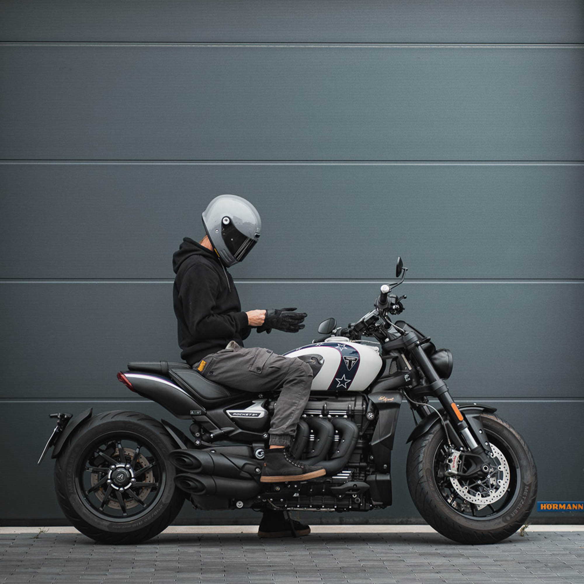 Hoodie Jamey Emotional image 2